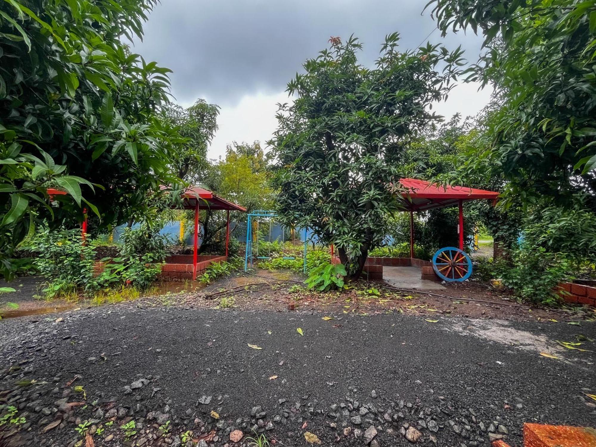 Karjat In Resort Esterno foto